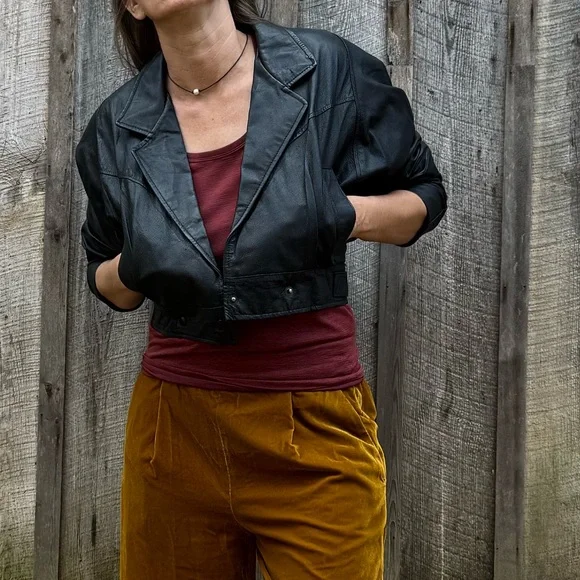 Vintage Black Leather Cropped Jacket - Picture 4 of 15